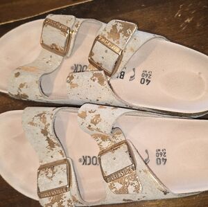 Birkenstock Metallic- Rose Gold Sandals Size 40 Womens 9